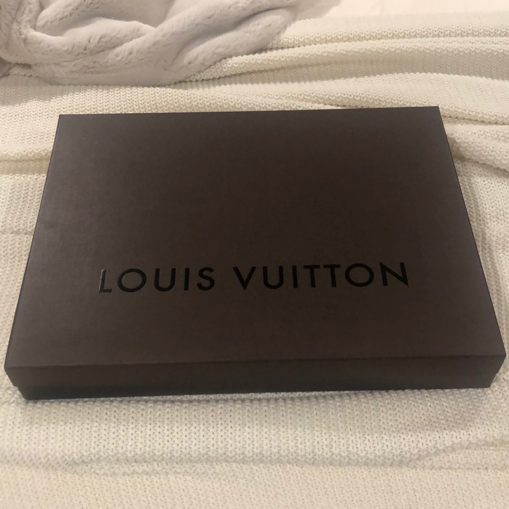 LOUIS VUITTON BOX & DUSTCOVER